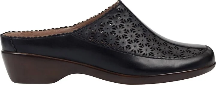 Women's Dusk Mule Clogs In Black