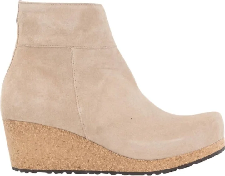 Women's Ebba Suede Leather Ankle Boots In Warm Sand