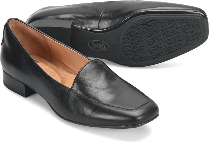 Women's Eldyn Flats In Black