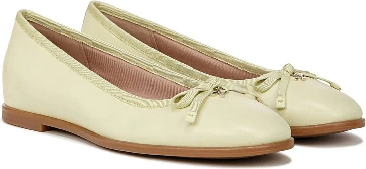 Women's Essential Bow Ballet Flat In Lime