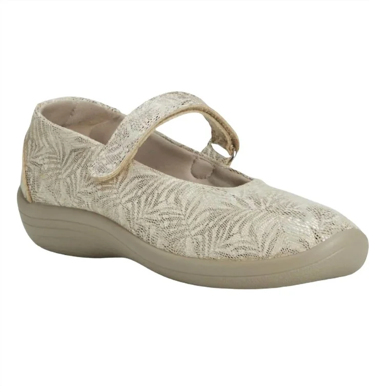 Women's Estrela Shoes In Taupe Palm