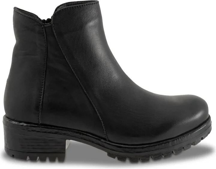Women's Fae Bootie In Black
