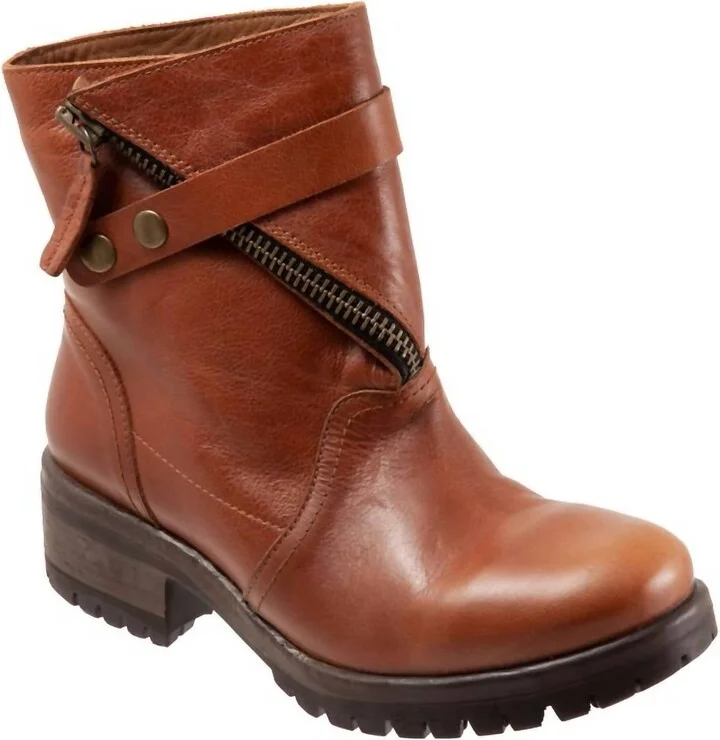 Women's Fast Boots In Tan