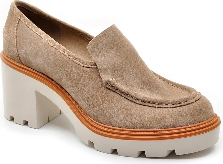 Women's Finna Suede Loafer Shoe In Latte
