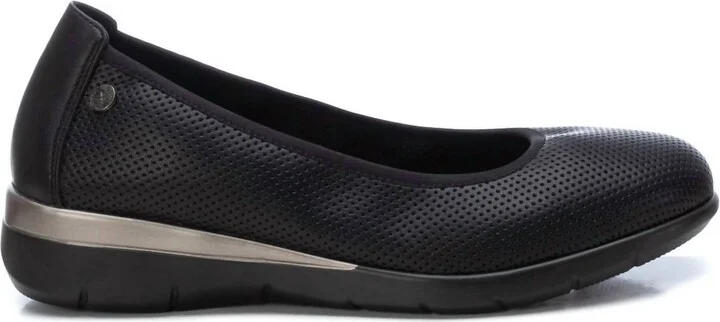 Women's Flat Ballerina In Black