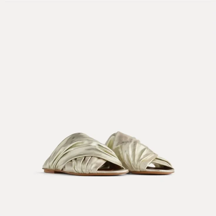 Women's Flat Laminated Leather Crossed Sandals In Silver