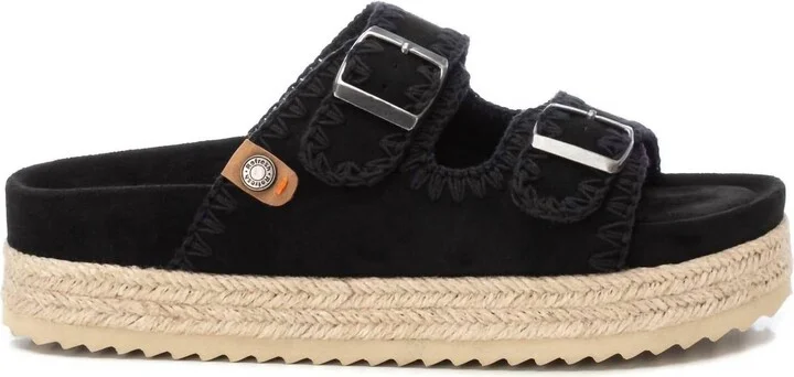 Women's Flat Sandals In Black