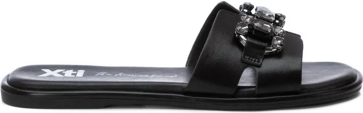 Women's Flat Sandals In Black