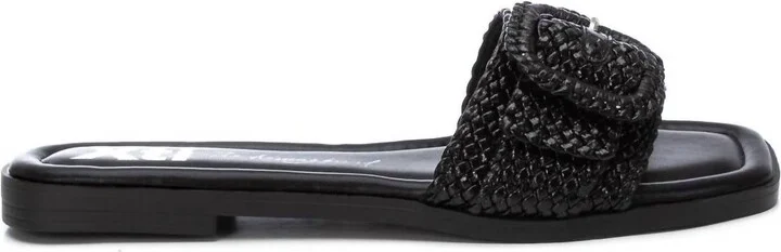 Women's Flat Sandals In Black
