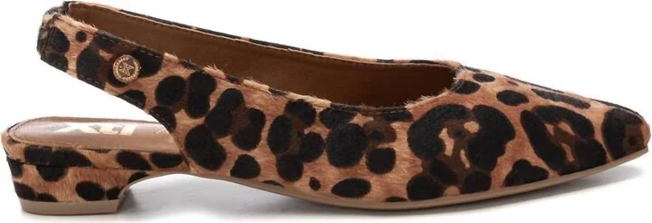 Women's Flat Shoes In Camel