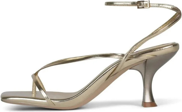 Women's Fluxx Strappy Sandal In Light Gold Metallic
