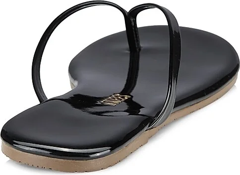 Women's Foundations Gloss Patent Leather Flip Flops - Licorice - Size 5 - Image 3