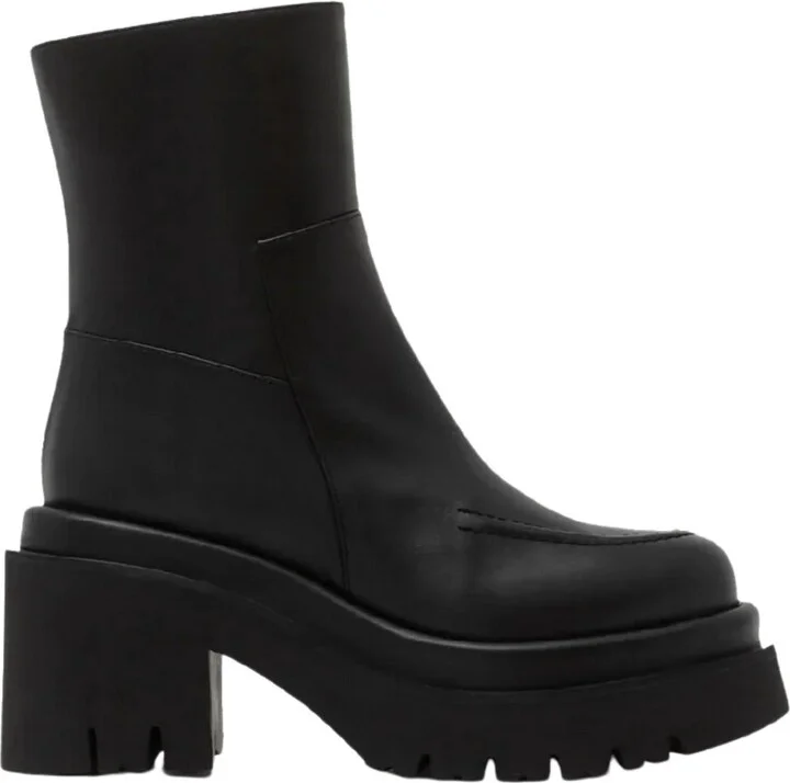 Women's France Iris Boots In Black