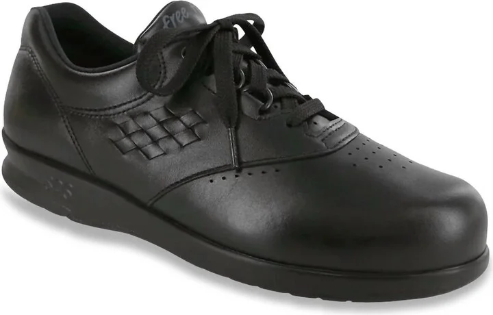 Women's Free Time Walking Shoe - Double Wide In Black