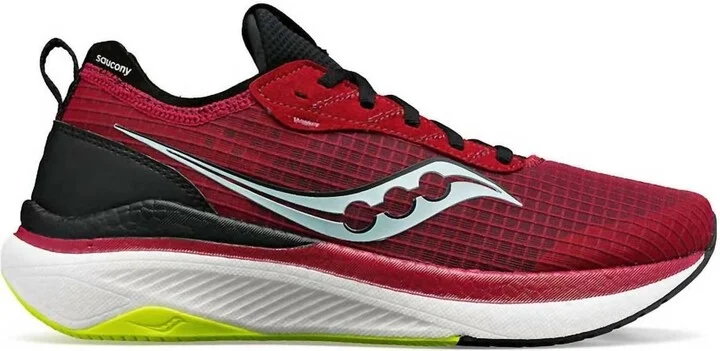 Women's Freedom Crossport Running Shoes In Berry/black
