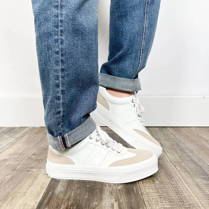 Women's Gabbie Sneaker In White/sand