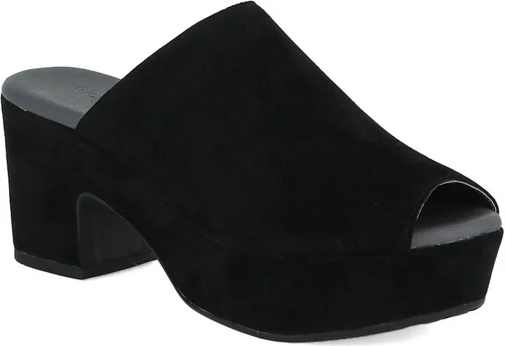 Women's Garnnet Suede Wedge In Black