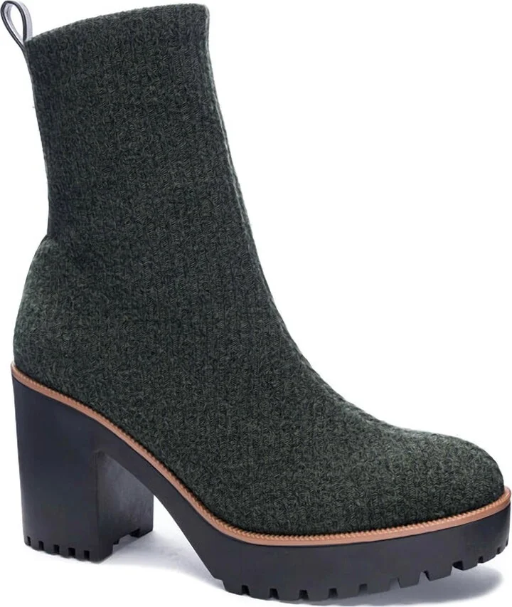 Women's Garvey Knit Boots In Olive