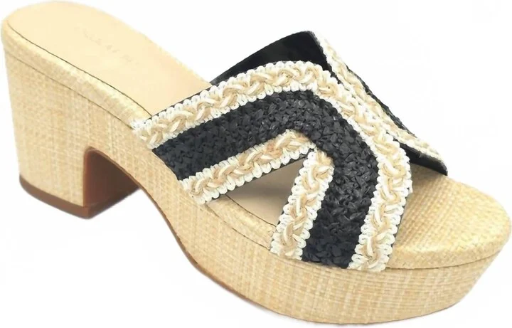 Women's Gen Sandal In Black Raffia