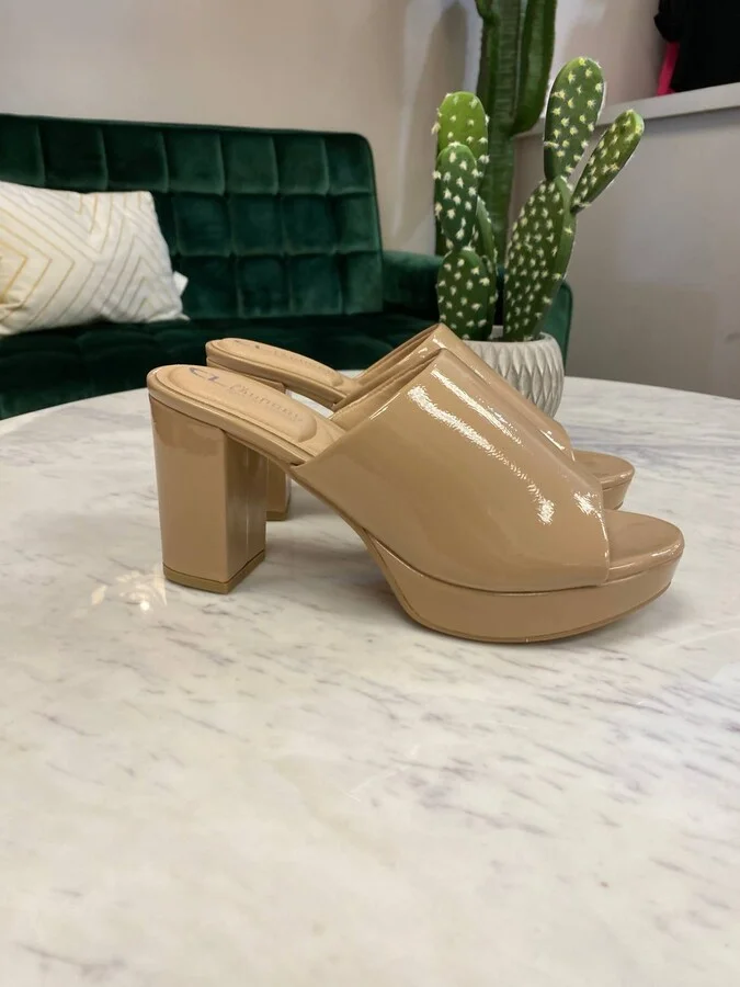 Women's Get On Cloud Patent Block Heel Shoe In Beige