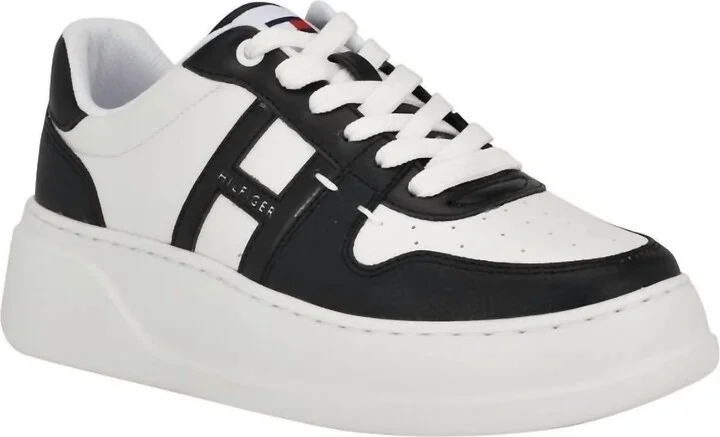 Women's Giahn Sneaker In White