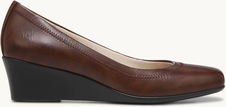 Women's Groovy Wedge Slip On Shoes In Dark Tan