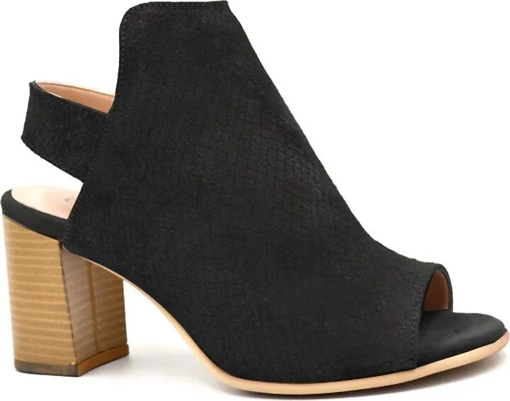 Women's Gwen Peep Toe Bootie In Black