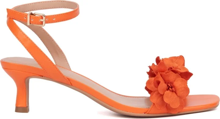 Women's Gwendolyn Kitten Heel - Image 7