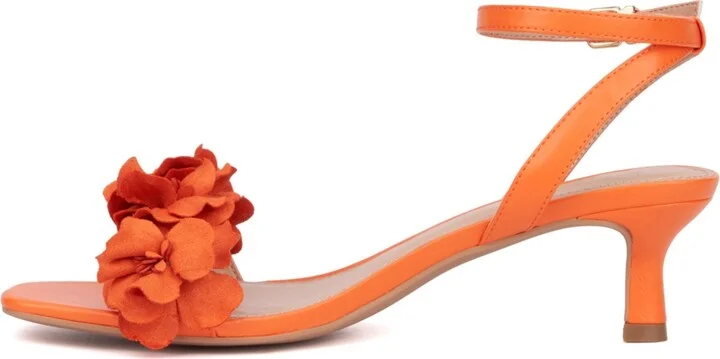 Women's Gwendolyn Kitten Heel - Image 8