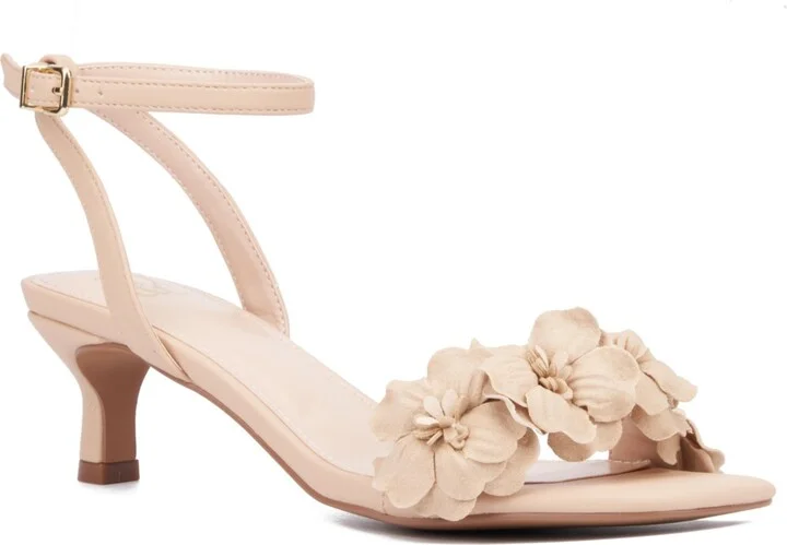 Women's Gwendolyn Kitten Heel