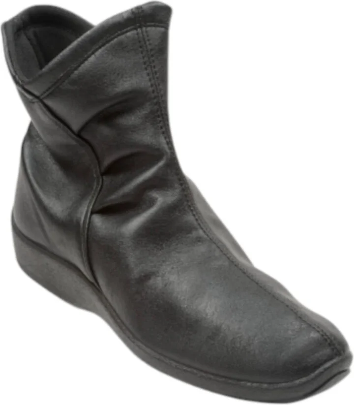 Women's Half Soft Booties In Black