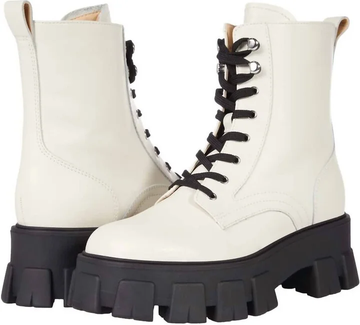 Women's Happy Lace Up Boots In Ivory
