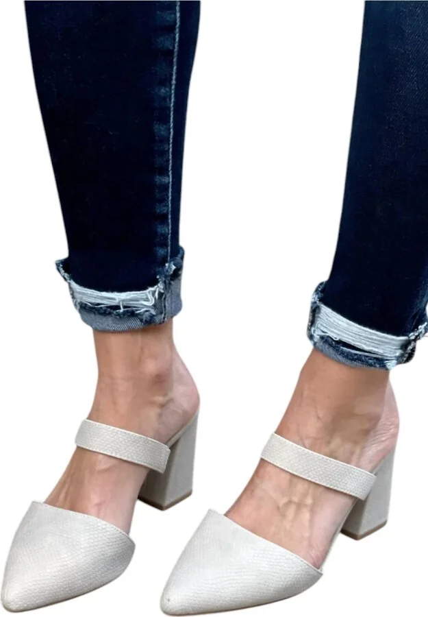 Women's Heeled Mule In Ivory