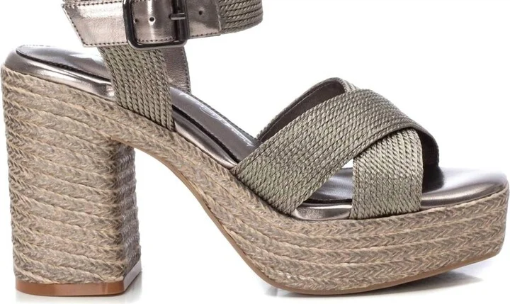 Women's Heeled Sandal In Plumb