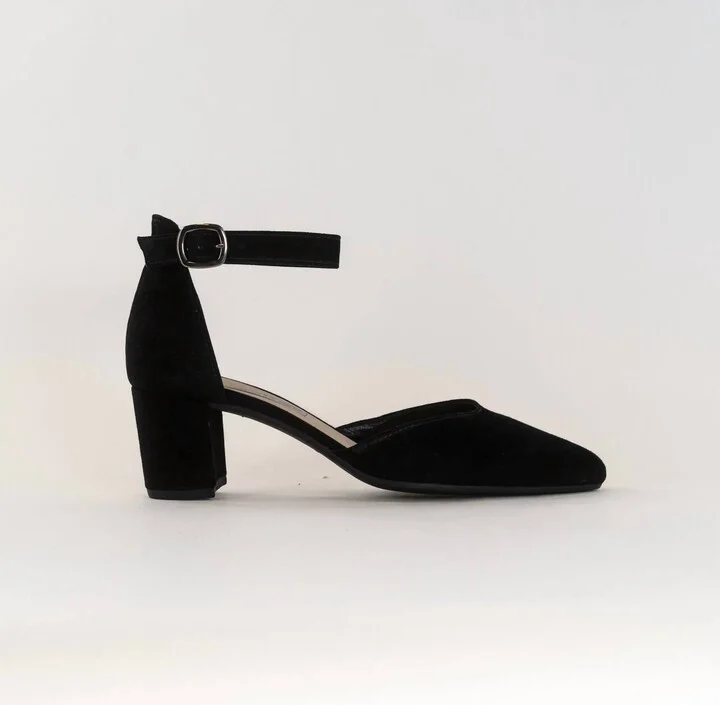 Women's Heeled Shoes In Black