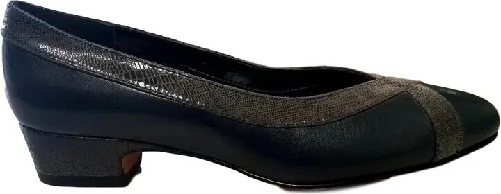 Women's Hepburn Dress Shoes In Navy Kid