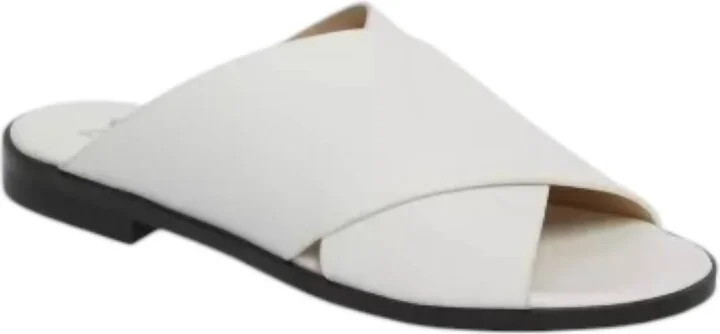 Women's Idinia Flat In White Leather