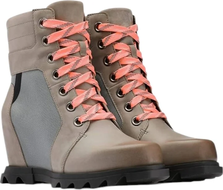 Women's Joan Of Arctic Wedge Iii Lexie Booties In Quarry