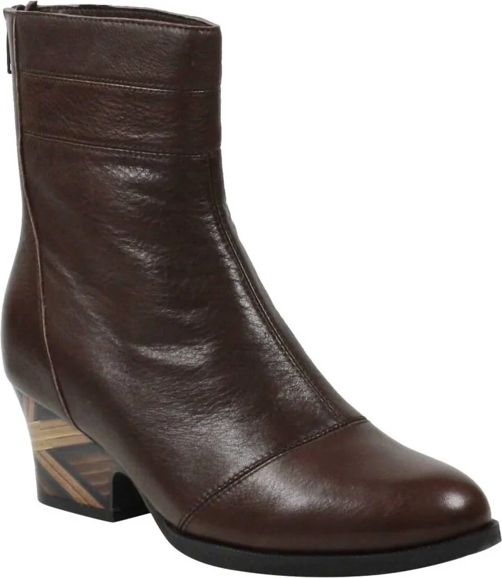 Women's Joosa Boot In Chocolate Lamb
