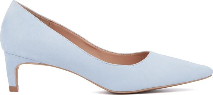 Women's Kaelyn Kitten Heel Pump - Image 9