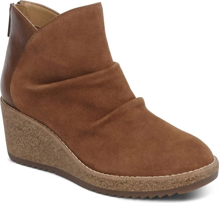 Women's Kara Wedge Bootie In Cognac