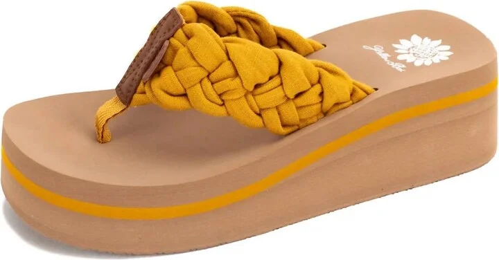 Women's Karnika Platform Sandal In Marigold