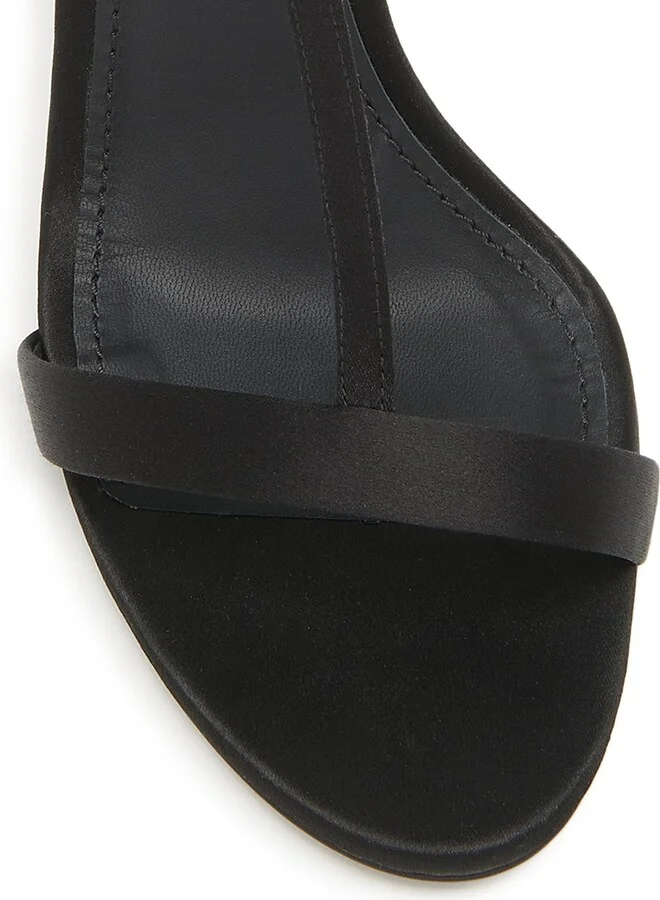 Women's Keira 100MM T-Strap Sandals - Nero - Size 6.5 - Image 4