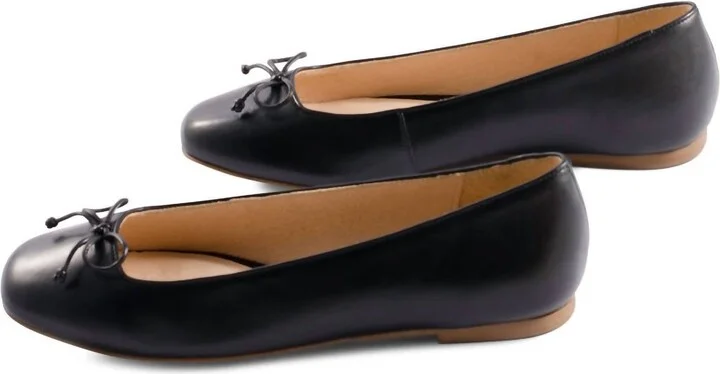 Women's Kenlyn Leather Slip On In Black