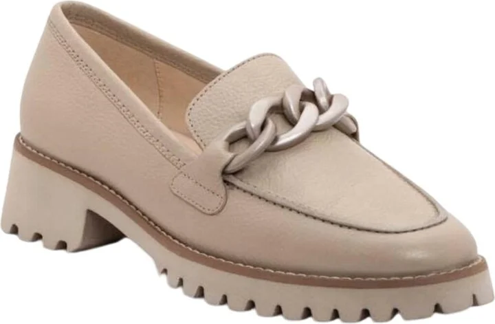 Women's Kiana Chain Loafer In Sand Calf