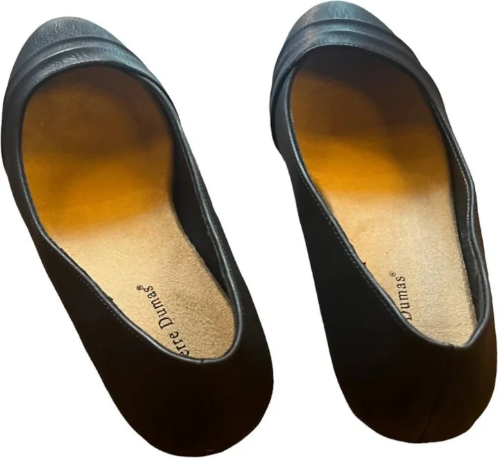 Women's Kiana Flats In Black