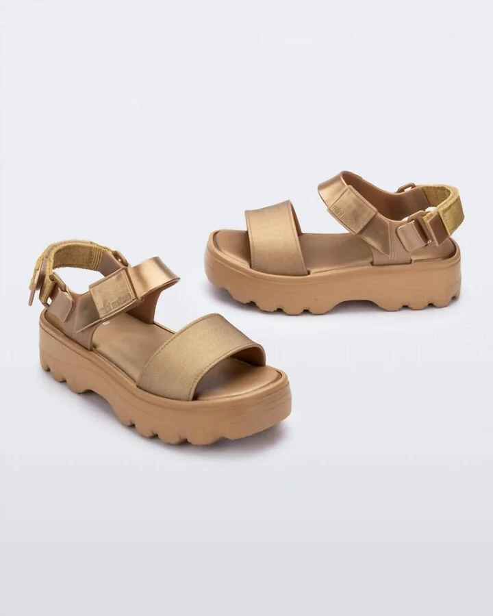 Women's Kick Off Sandal In Gold
