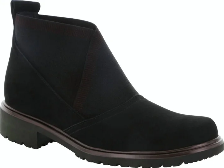 Women's Kinston Booties In Black Nubuck