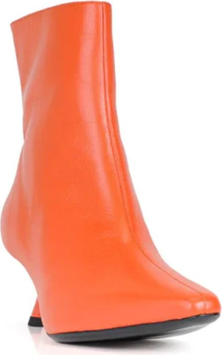 Women's Kuki Boot In Mod Orange