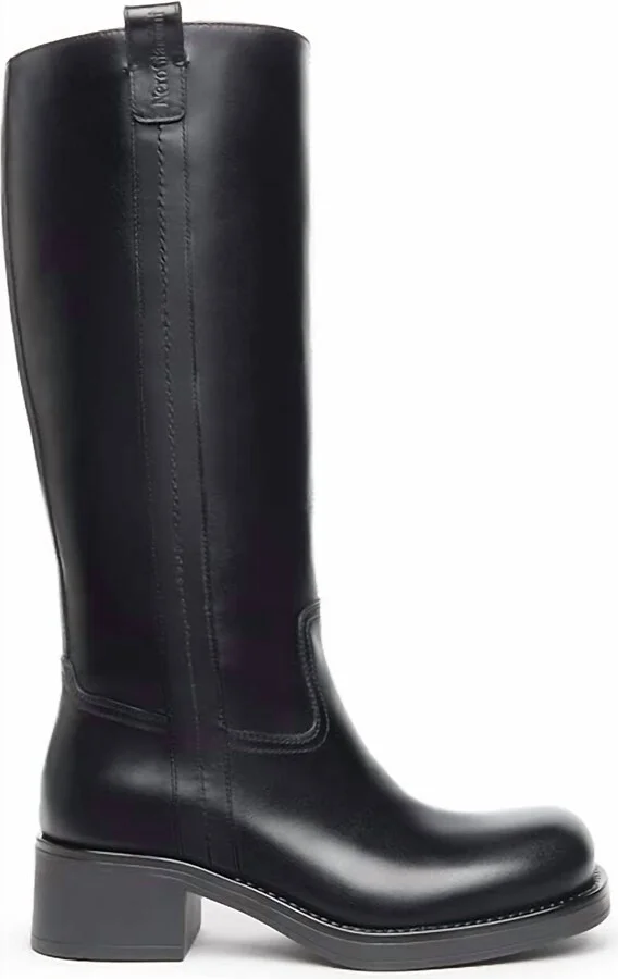 Women's Leather Boots In Black
